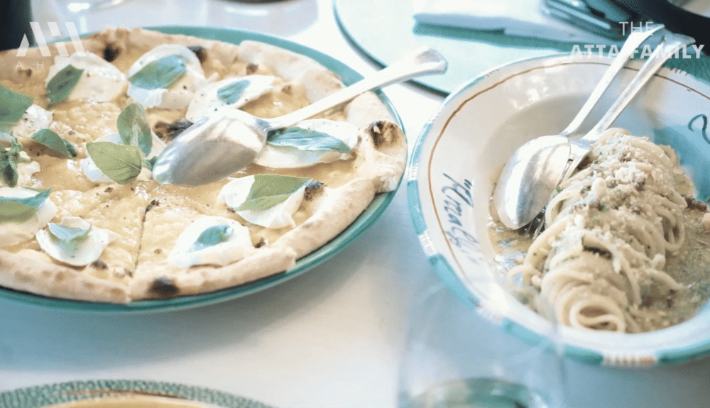 momen Atta dan Aurel makan seafood di Italia (youtube.com/attahalilintar)