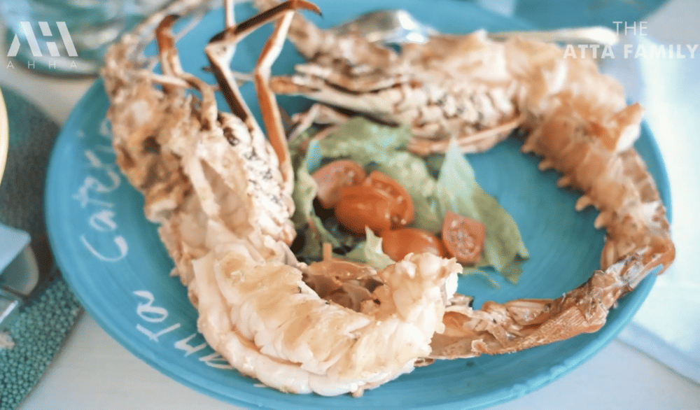 momen Atta dan Aurel makan seafood di Italia (youtube.com/attahalilintar)