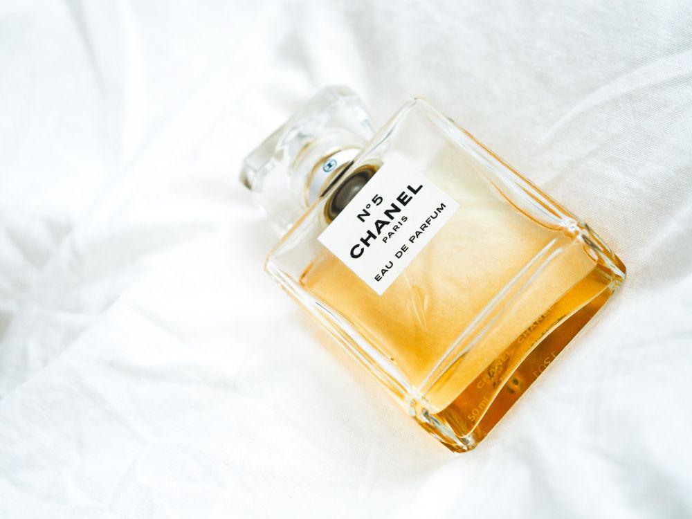 Ilustrasi parfum pria (unsplash.com/Laura Chouette)