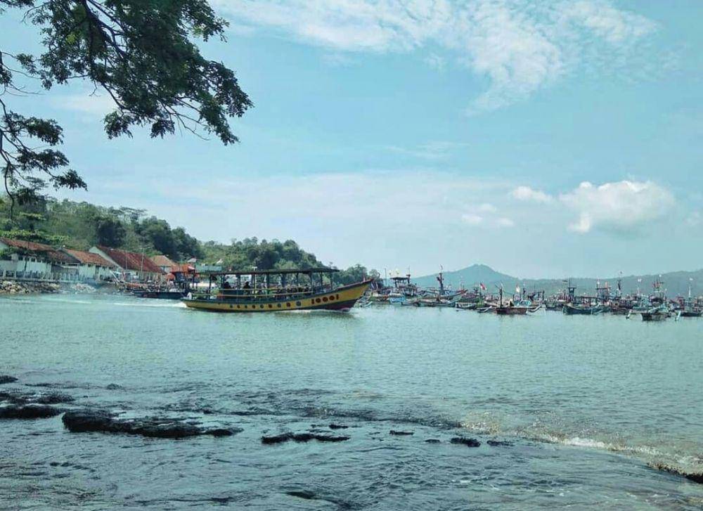 Pantai Popoh (https://www.instagram.com/kacamata_tulungagung/)