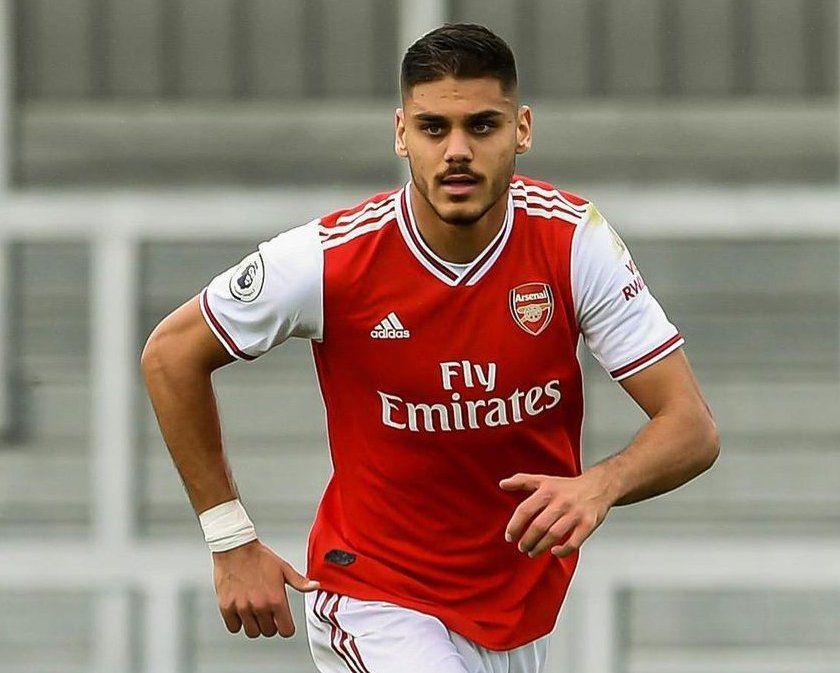 Konstantinos Mavropanos (instagram.com/dinos_mavropanos)
