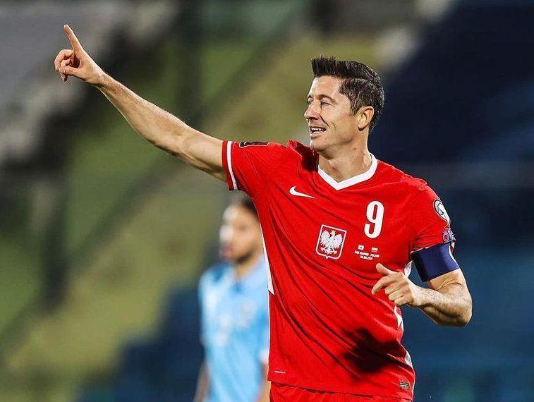 Robert Lewandowski berseragam Timnas Polandia. (instagram.com/_rl9)