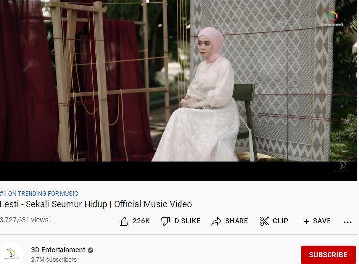 screenshot music video lagu 'Sekali Seumur Hidup' dari Lesty Kejora (YouTube.com/3D Entertainment)