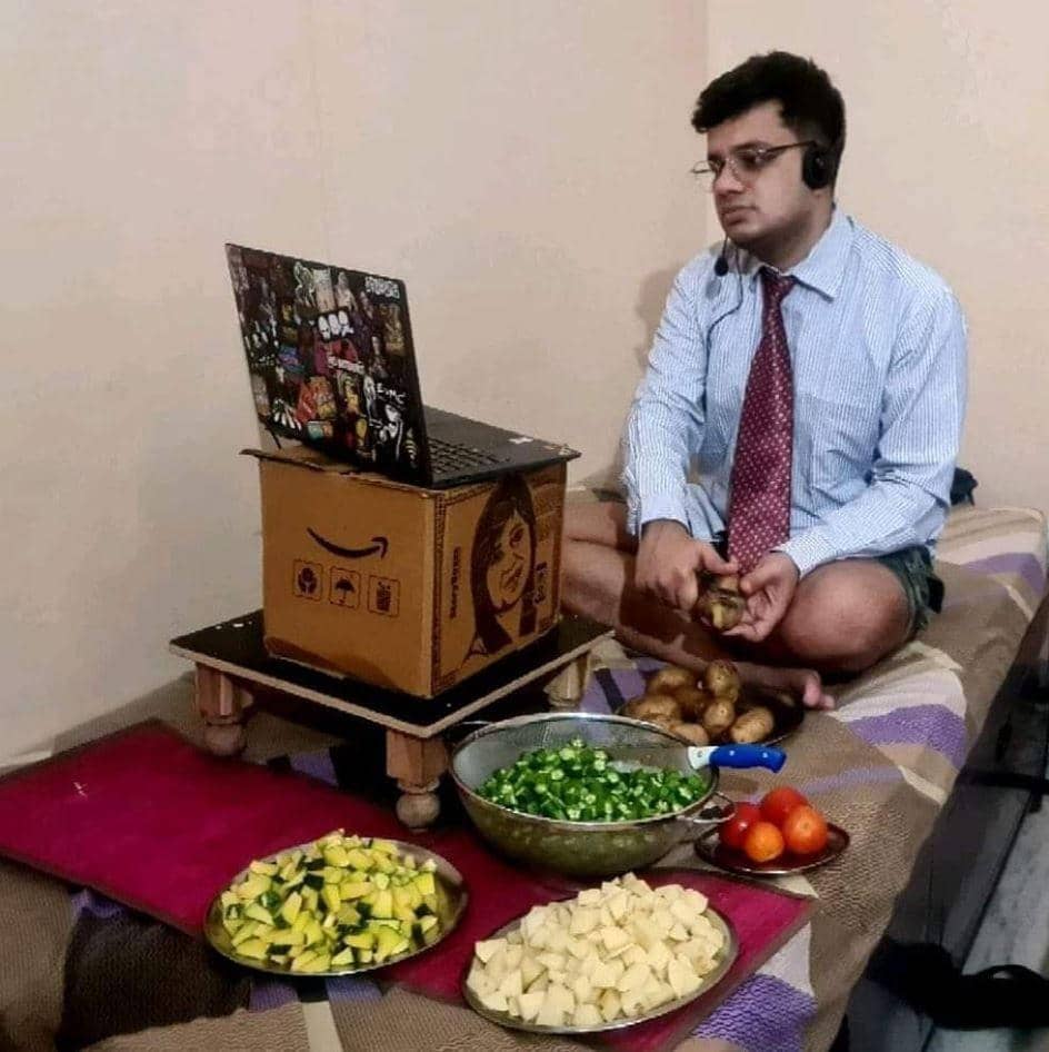 potret orang multitasking (instagram.com/sejay_mantap)