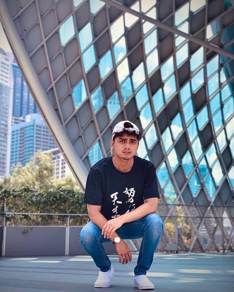 Naufal Azrin (instagram.com/naufalazrin)