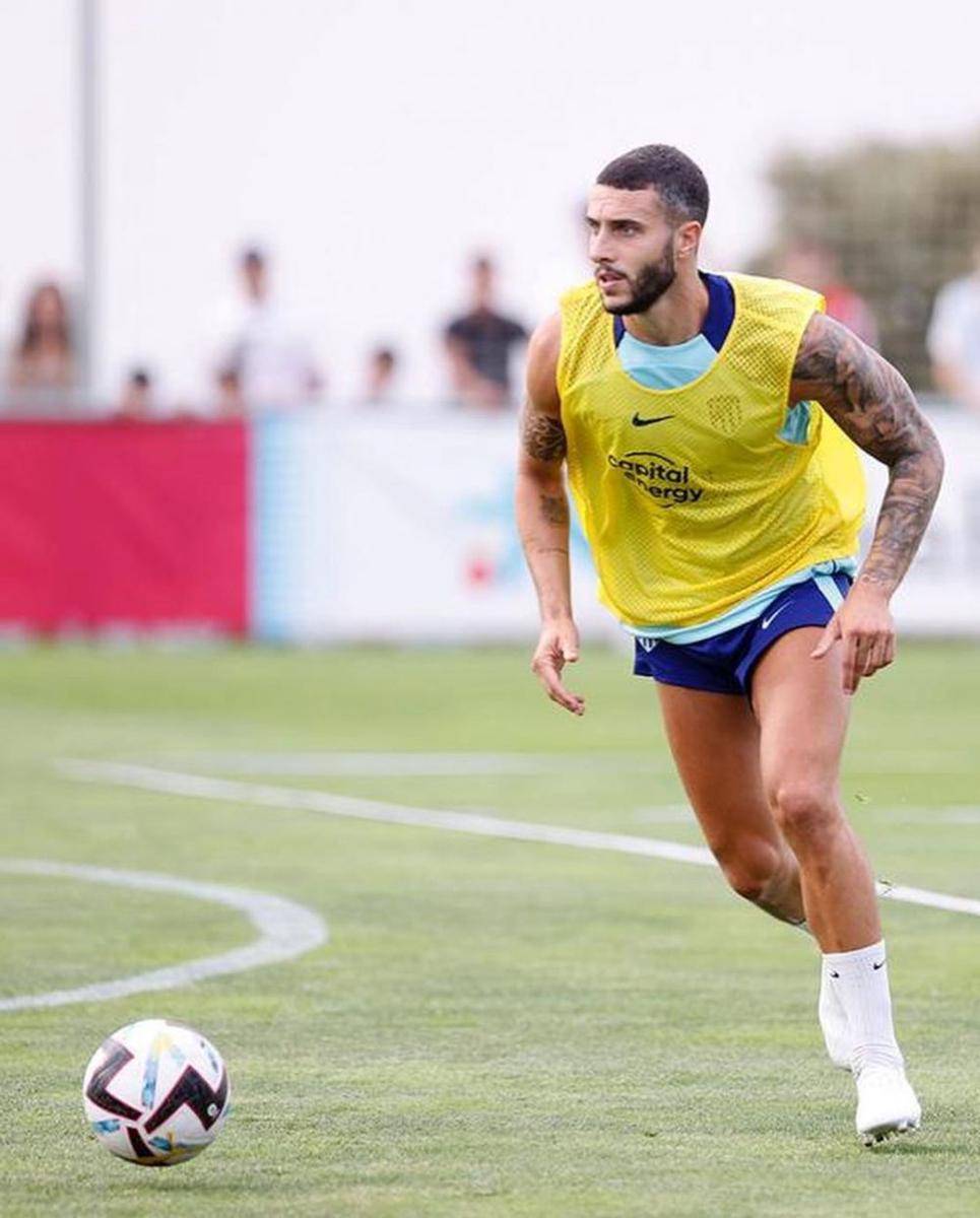 Mario Hermoso dalam sesi latihan Atletico Madrid. (instagram.com/mhermoso22)
