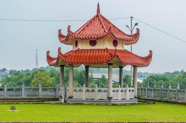 Banyan Tree Temple (google.com/maps/ba8 ong8)