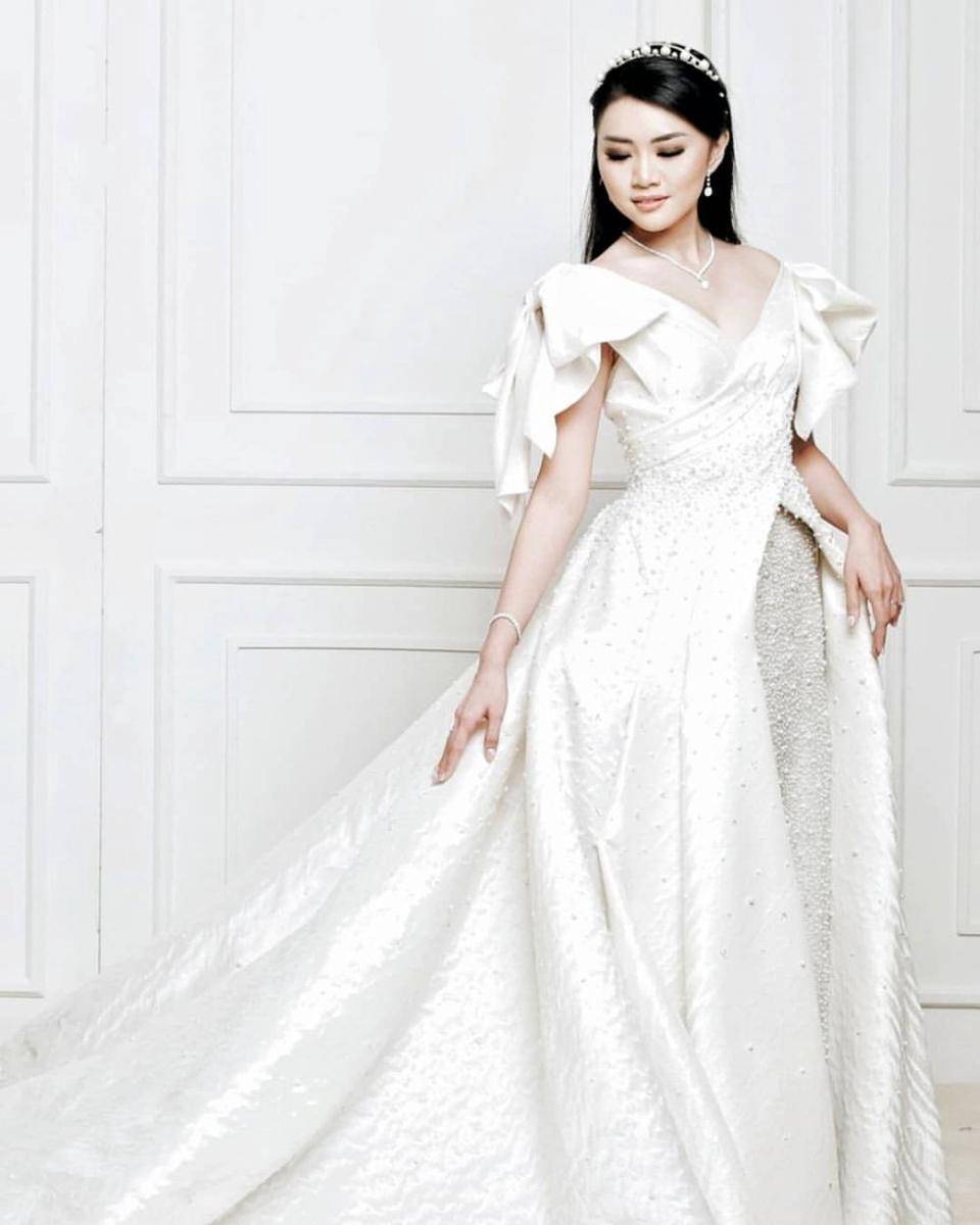 inspirasi wedding dress ala Adrian Gan (@ppfphoto @suryapnugroho via instagram.com/adrianganworld)