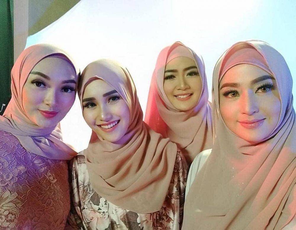 potret persahabatan Ayu Ting Ting dan Zaskia Gotik (instagram.com/zaskia_gotix)