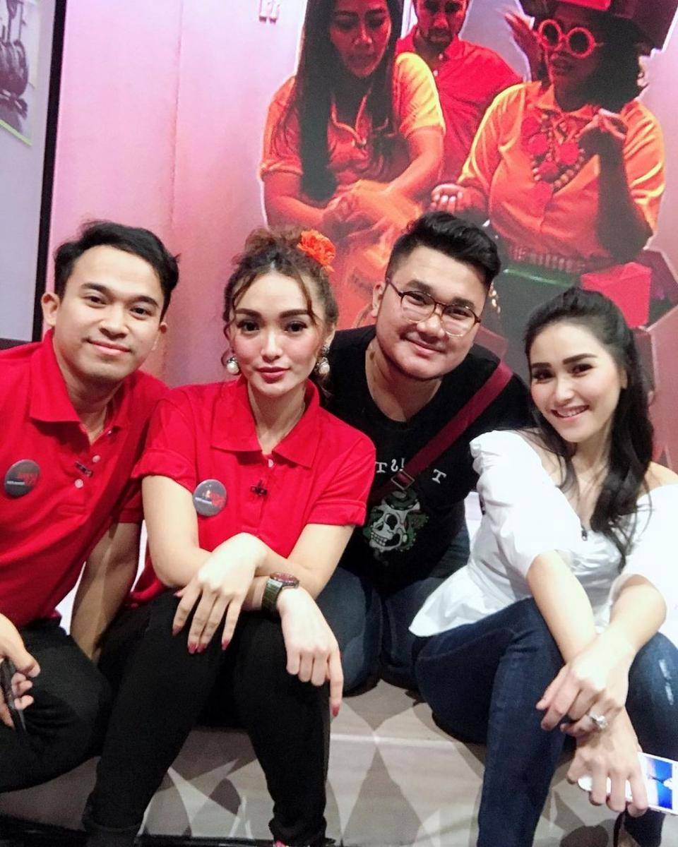 potret persahabatan Ayu Ting Ting dan Zaskia Gotik (instagram.com/zaskia_gotix)
