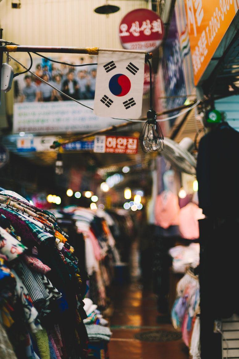 ilustrasi gambar pusat perbelanjaan Korea Selatan (unsplash.com/bundo)