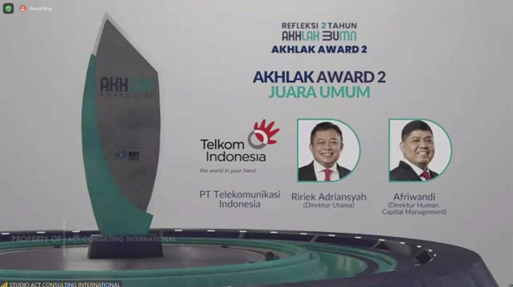 Telkom Indonesia meraih predikat Best of the Best dalam ajang AKHLAK Awards 2022  dengan 6 penghargaan kategori BUMN dan 4 penghargaan kategori Anak Perusahaan BUMN. (Dok. Telkom)