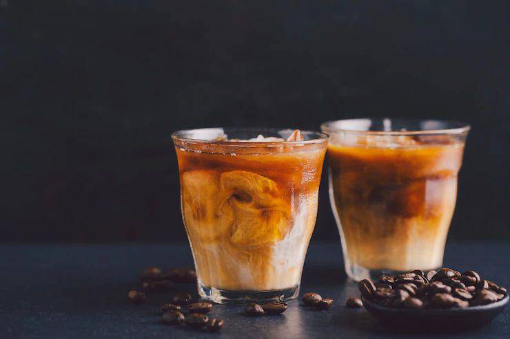 ilustrasi spanish latte (freepik.com/valeria_aksakova)