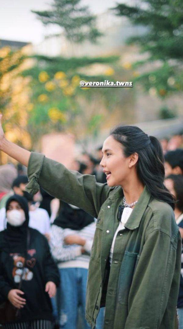 potret Veronika Twins di Citayam Fashion Week (instagram.com/husenhafifi)