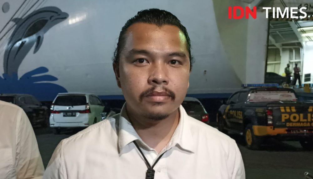 Kepala Reskrim Polres Pelabuhan Makassar, AKP Prawira Wardhany saat diwawancarai. (Dahrul Amri/IDN Times Sulsel)