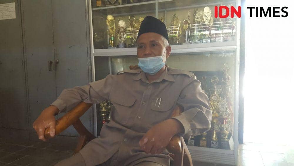 Kepala SMA Muhammadiyah Mataram Muhammad Ardi Samsuri. (IDN Times/Muhammad Nasir)