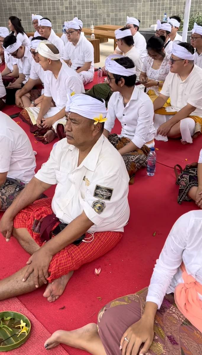potret Hotman Paris di pembukaan beach club terbarunya di Bali (instagram.com/hotmanparisofficial)