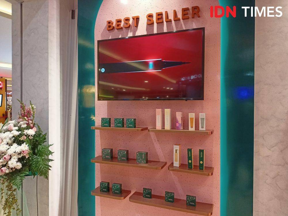Toko baru Luxcrime di Central Park Mall. 15 Juli 2022. (IDN Times/M. Tarmizi Murdianto)