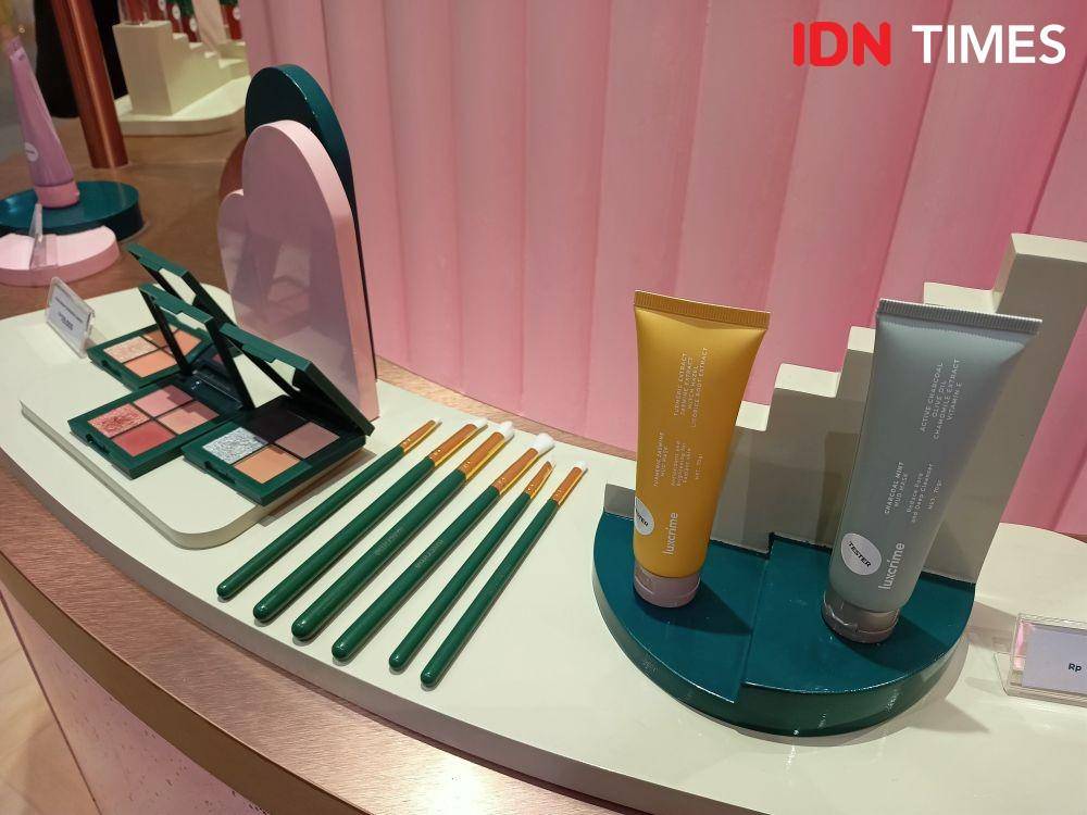 Toko baru Luxcrime di Central Park Mall. 15 Juli 2022. (IDN Times/M. Tarmizi Murdianto)