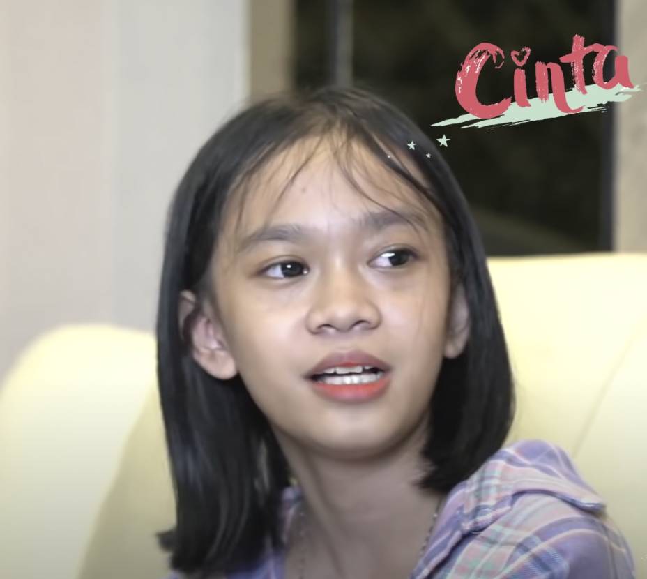 Nadia (YouTube.com/Cinta)