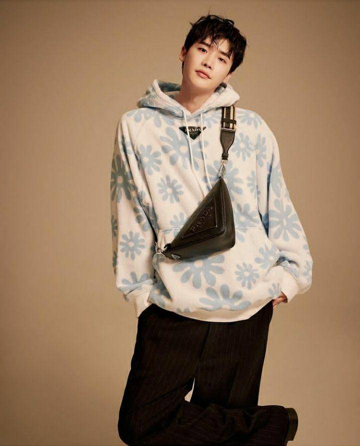 ootd Lee Jong Suk (instagram.com/jongsuk0206)