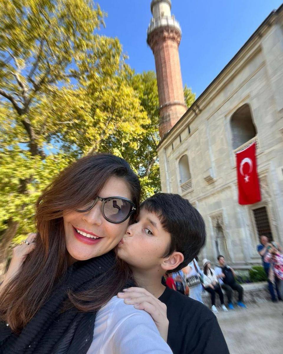 Tamara Bleszynski dan Kenzo (instagram.com/tamarableszynskiofficial)