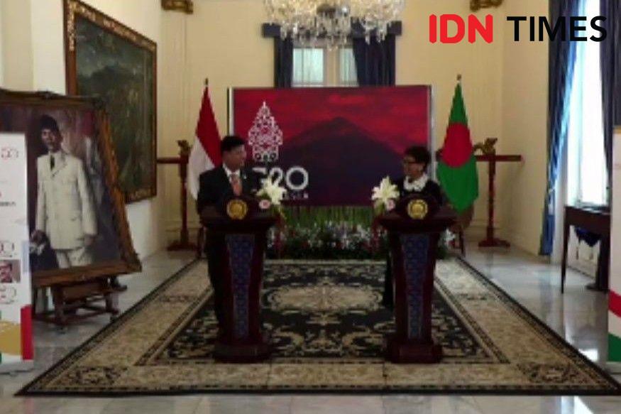 Pertemuan bilateral Menteri Luar Negeri RI Retno Marsudi dan Menteri Luar Negeri Bangladesh Abdul Momen (IDN Times/Sonya Michaella)