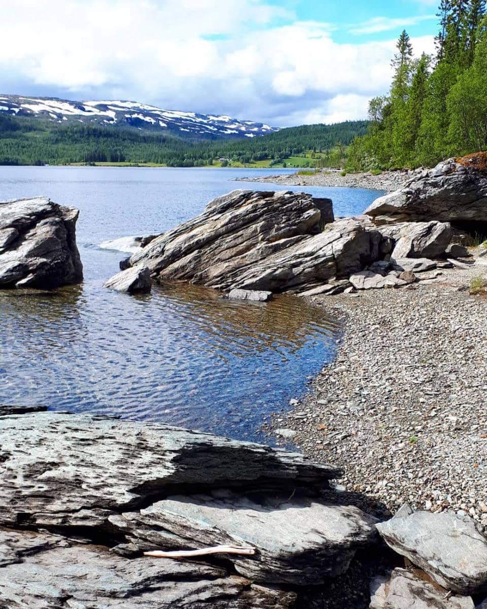 Tunnsjoen Lake (instagram.com/brittingerhapnes)