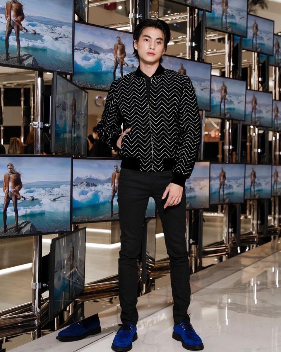 inspirasi outfit cowok mamba ala Gulf Kanawut (instagram.com/gulfkanawut)