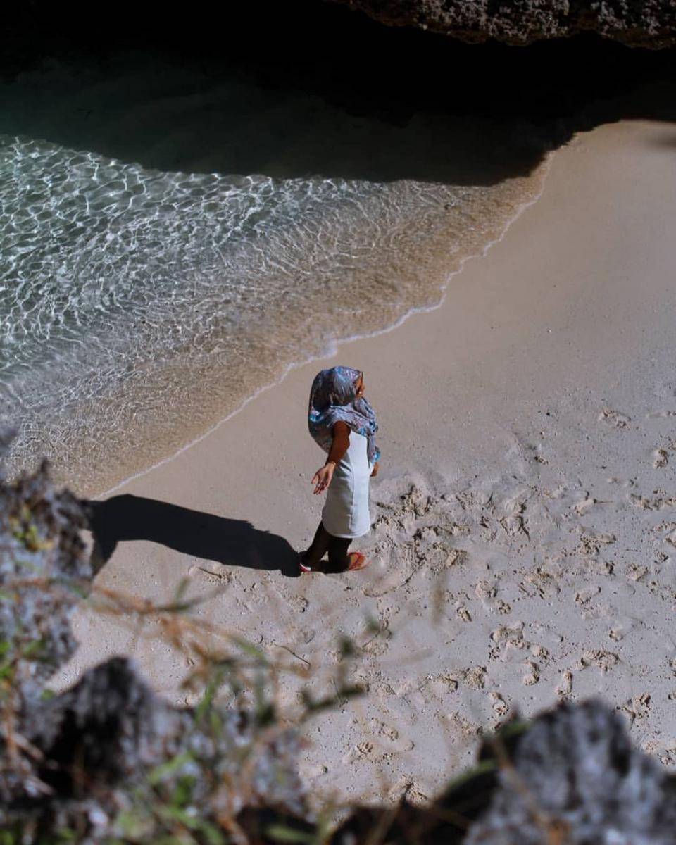 Pantai Sembunyi (instagram.com/_henrycardo)