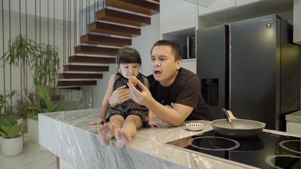 Raditya Dika dan Alinea Ava Nasution (instagram.com/raditya_dika)