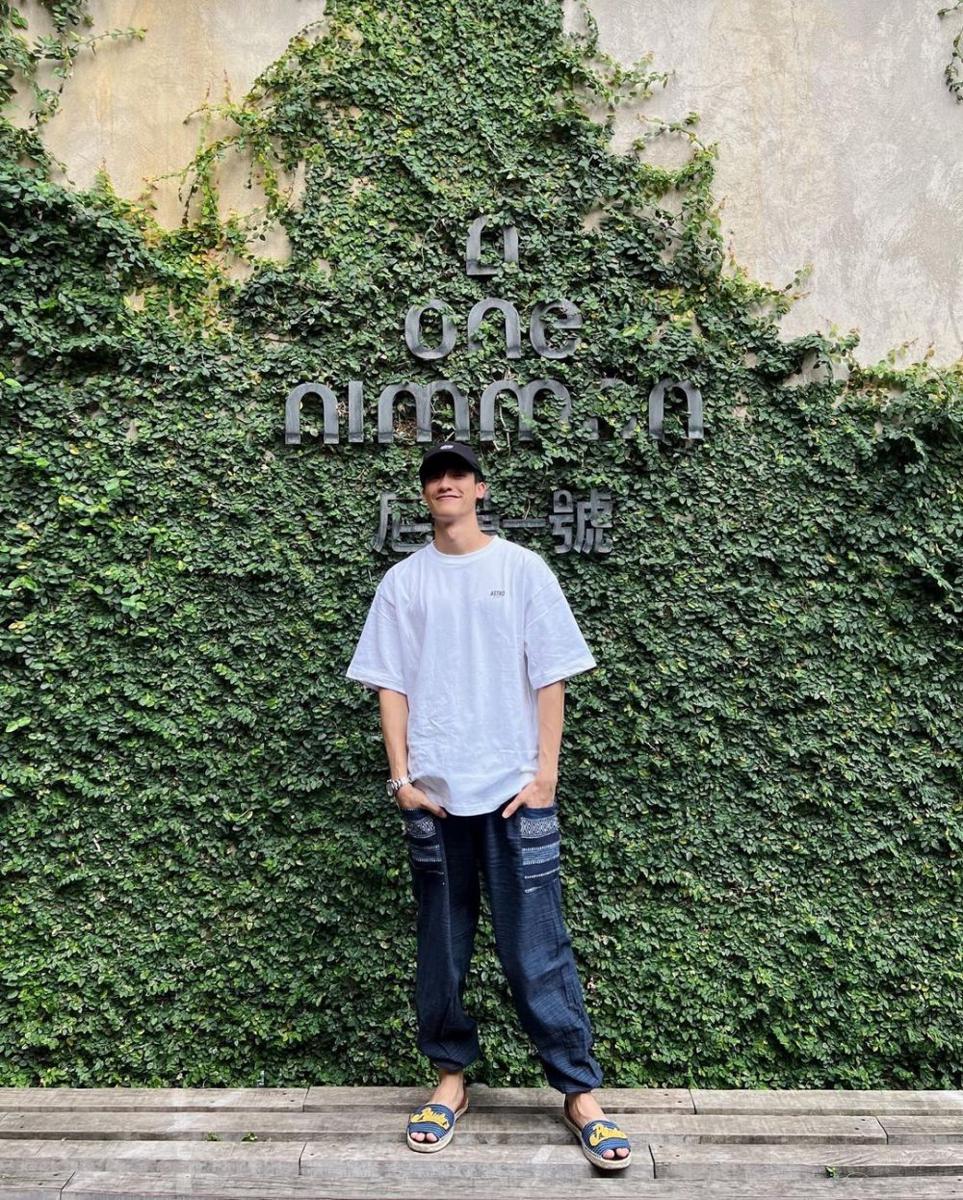 Gaya busana Tay Tawan (instagram.com/tawan_v)