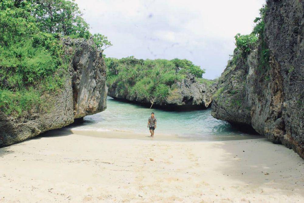 Pantai Sembunyi (instagram.com/radjnew)