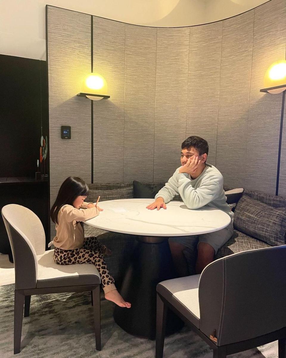Raditya Dika dan Alinea Ava Nasution (instagram.com/raditya_dika)
