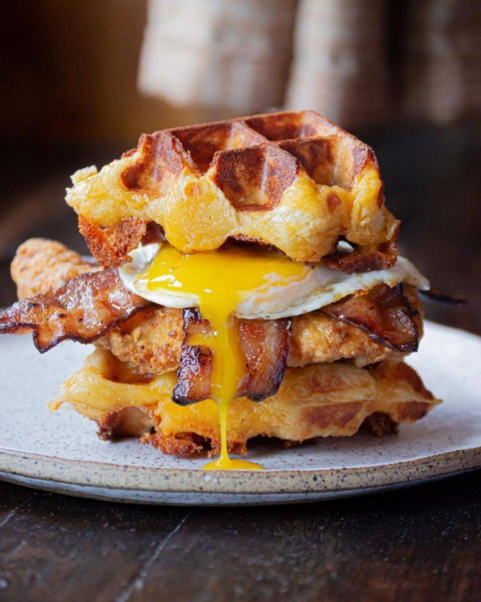 ilustrasi waffle (instagram.com/huntersboston)