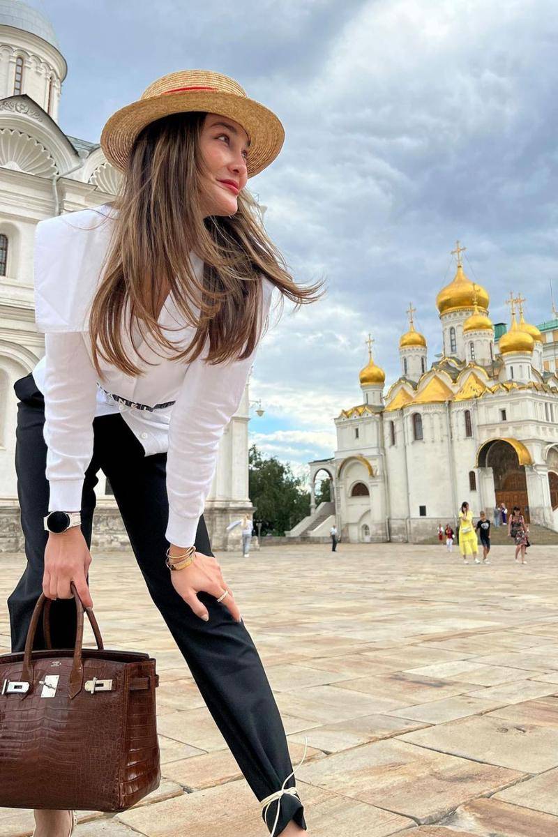 Luna Maya di Moscow (Instagram.com/lunamaya)