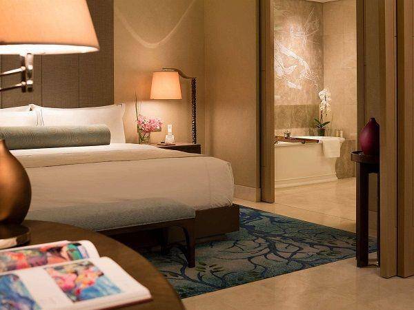 Hotel Raffles Jakarta (google.com/maps/hotel beds)