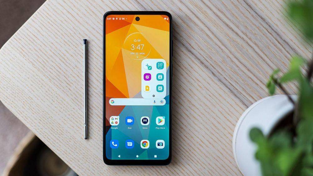 ilustrasi Motorola Moto G Stylus 2022 (theverge.com)