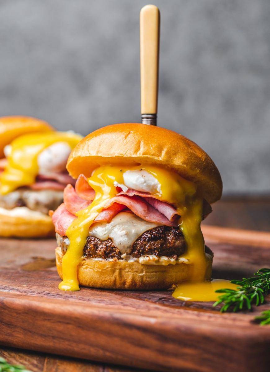 ilustrasi burger (unsplash.com/Chad Montano)