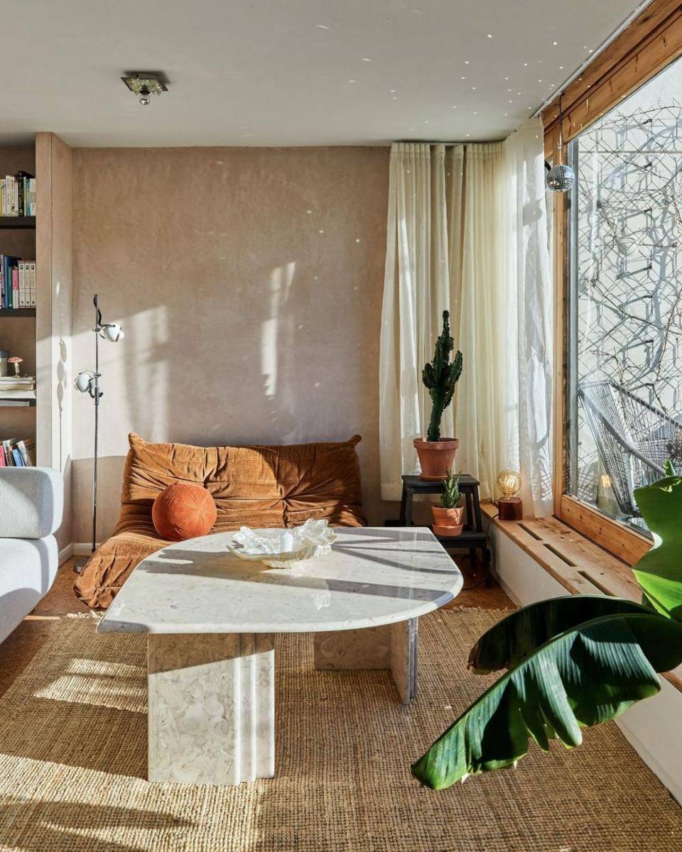 dudukan jendela dengan storage (instagram.com/dwellmagazine)