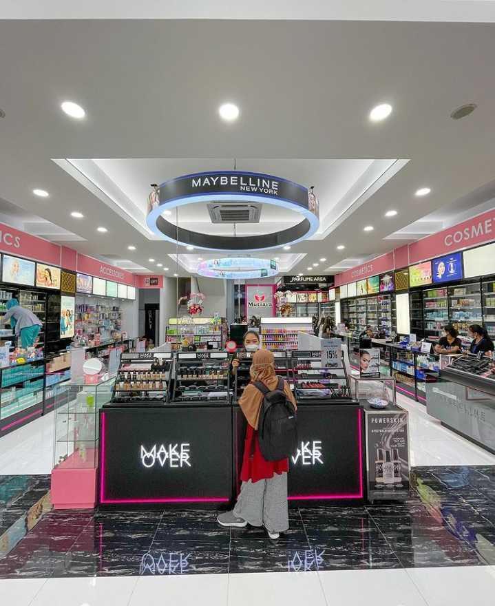 mutiara cosmetics (instagram.com/jogjafoodhunter)