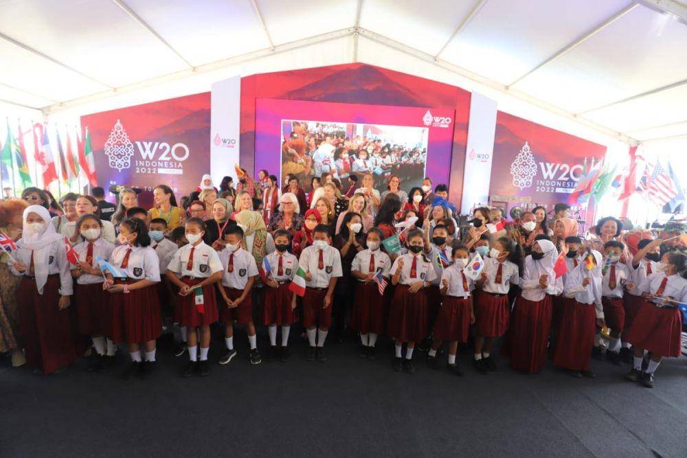 Konferensi Tingkat Tinggi Women20 (W20) mulai digelar pada hari ini, Selasa (19/7/2022)
