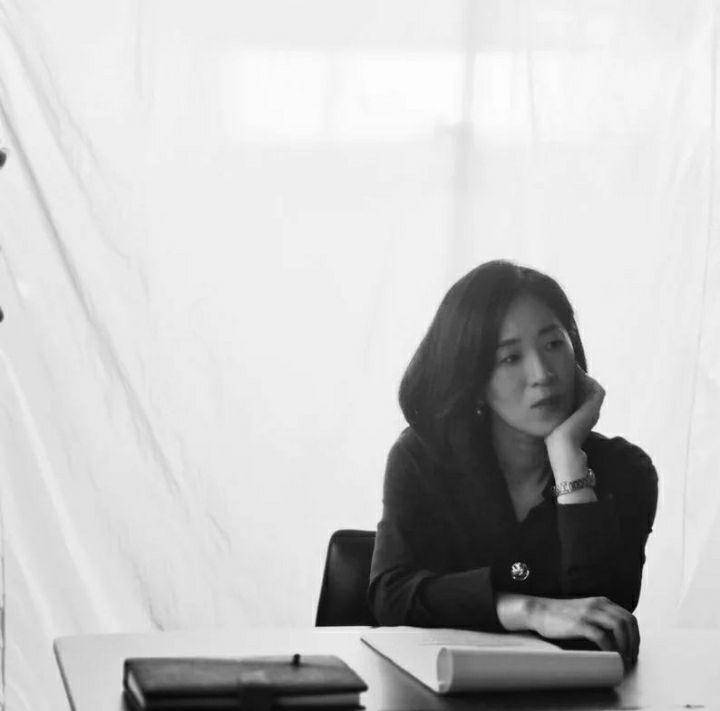 Baek Ji Won (instagram.com/sun__taurus)
