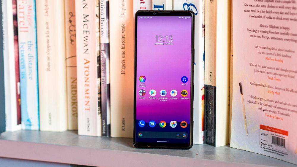 ilustrasi Sony Xperia 5 III (expertreviews.co.uk)
