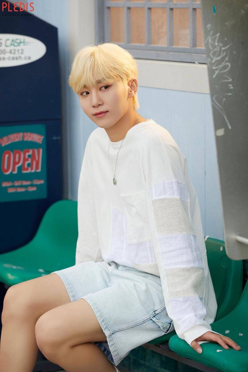 Seungkwan SEVENTEEN di balik layar pembuatan MV _WORLD (post.naver.com/플레디스엔터테인먼트)