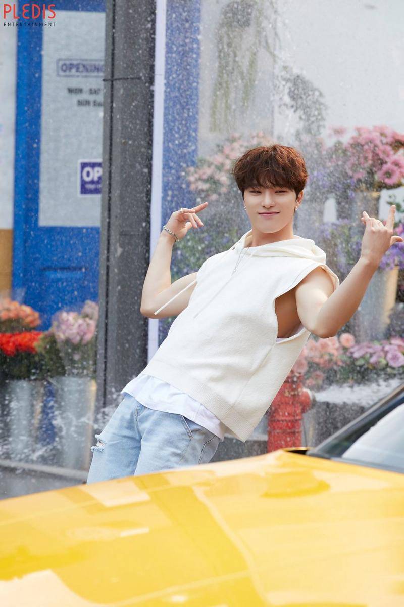 Dino SEVENTEEN di balik layar pembuatan MV _WORLD (post.naver.com/플레디스엔터테인먼트)
