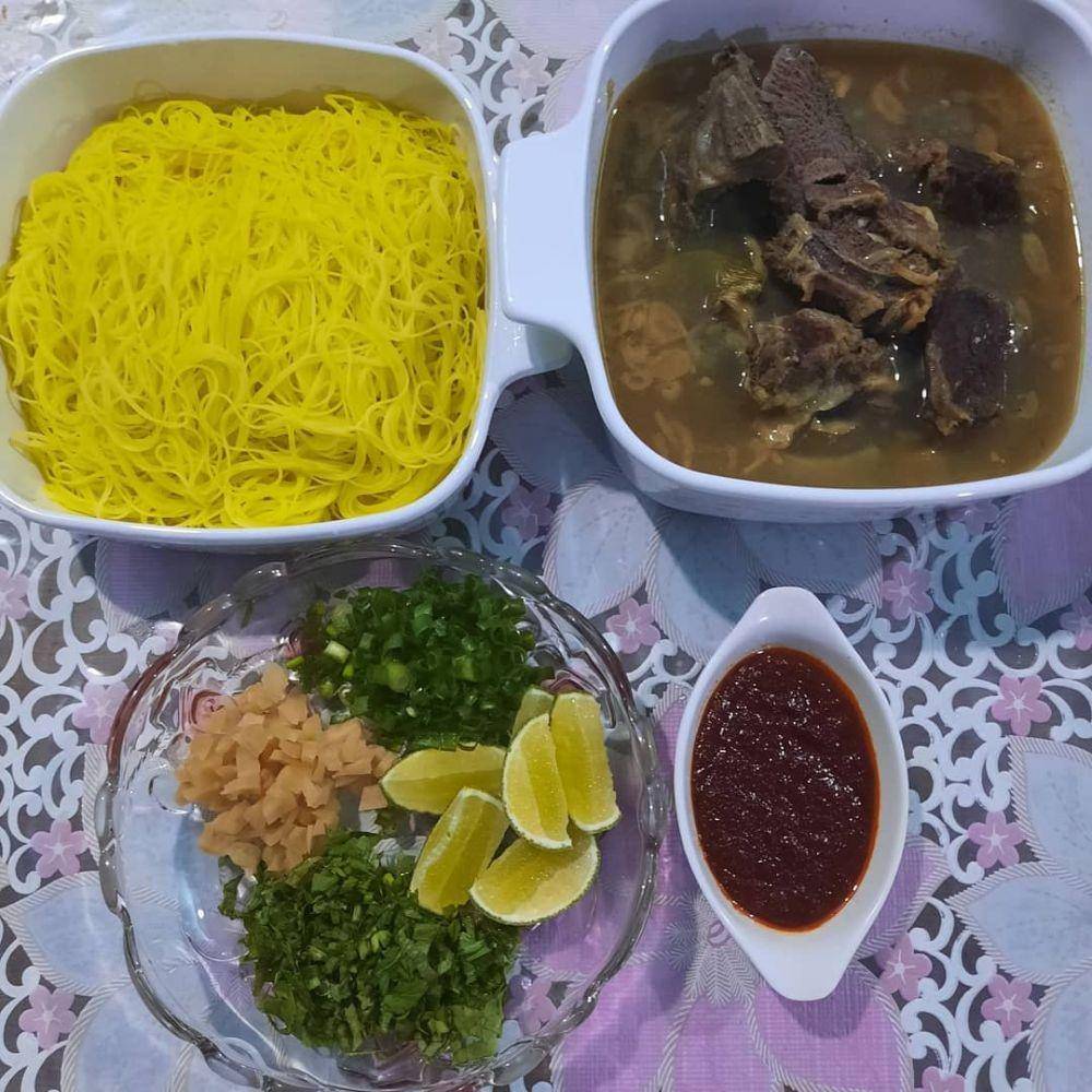 bihun sup tulang utara (instagram.com/mybluepinkkitchen)