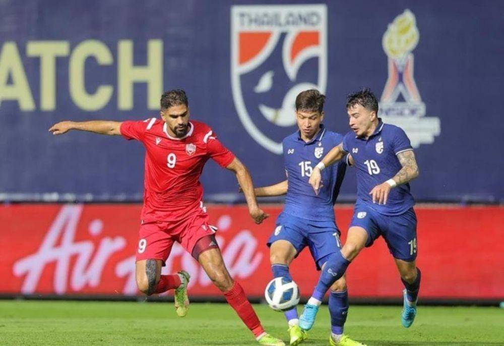 Potret pemain baru Persija, Abdulla Yusuf Helal bersama Timnas Qatar. (Instagram/@abdulla_yusuf_)