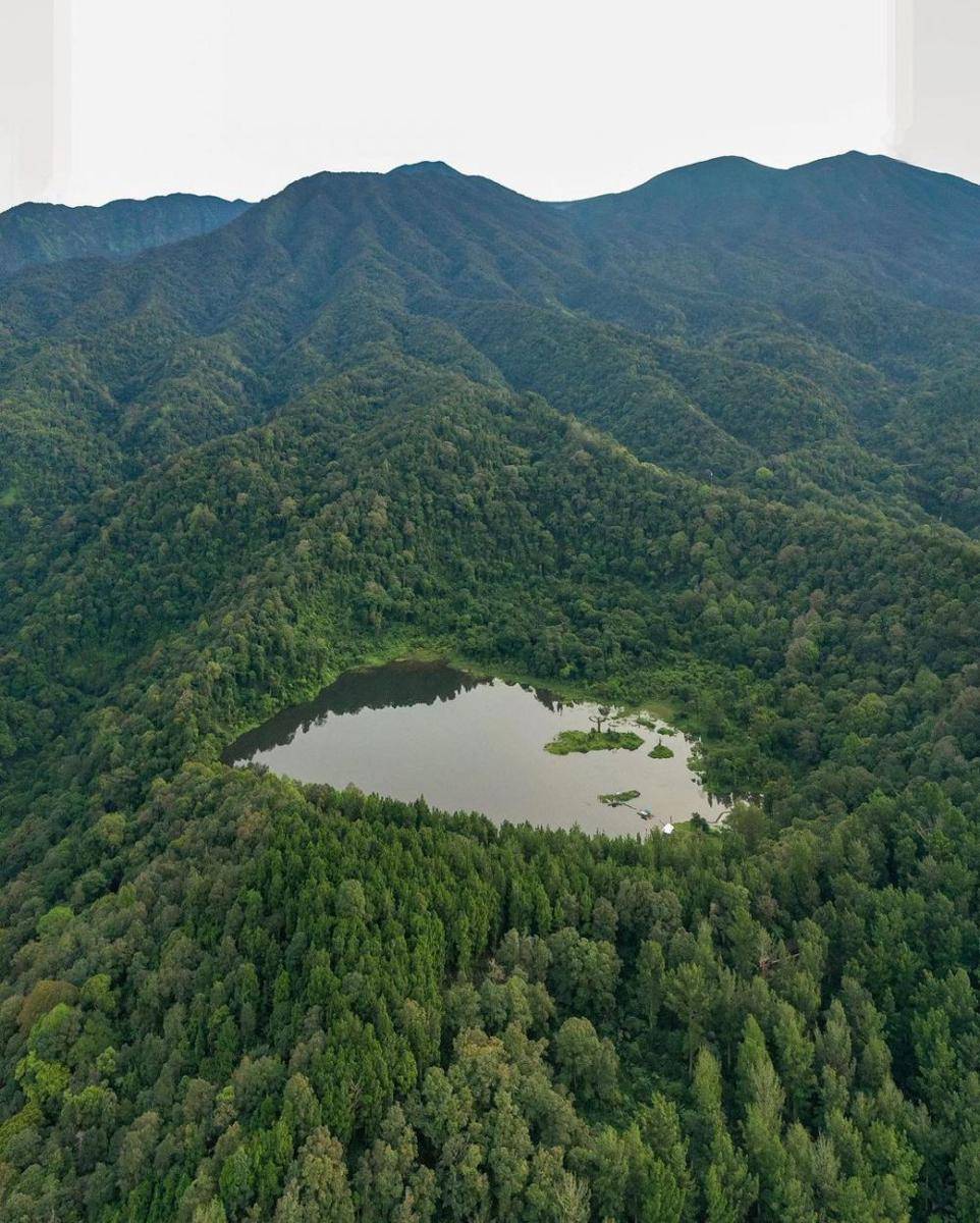 Situ Gunung (instagram.com/andrearrasuli)