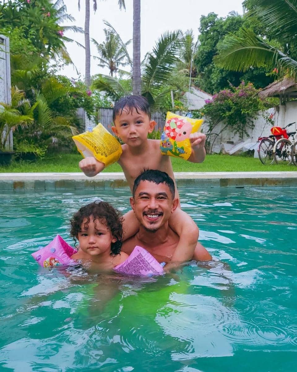 Fandy Christian dan buah hati (instagram.com/dahliachr)